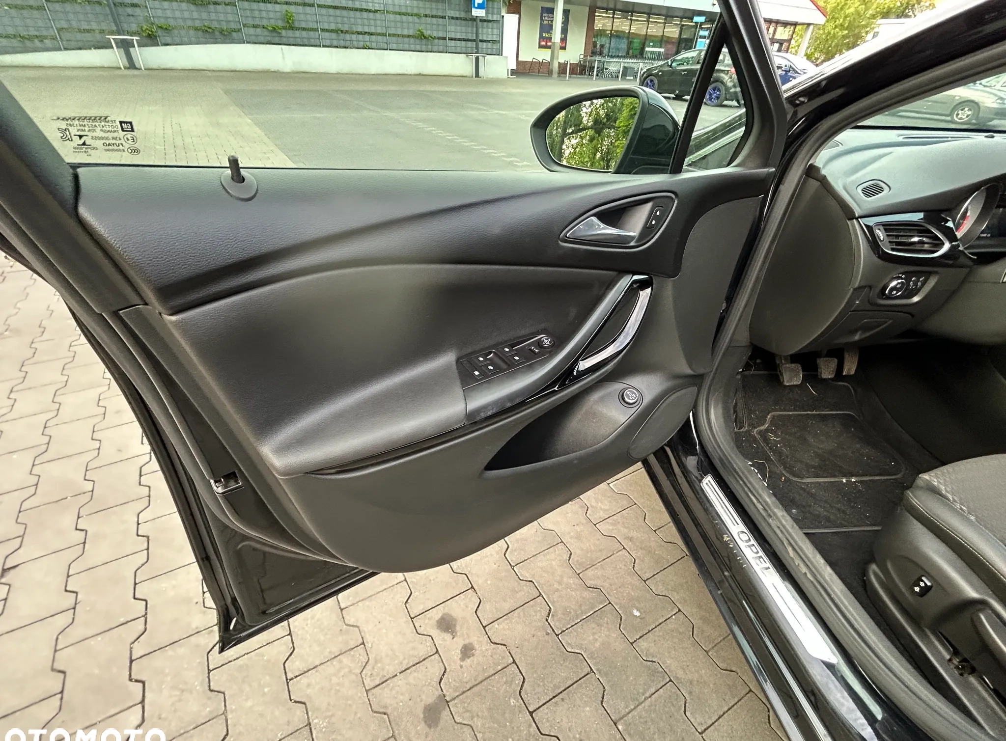 Opel Astra cena 51500 przebieg: 146383, rok produkcji 2018 z Koprzywnica małe 596